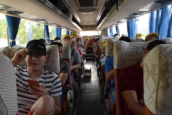成人TIKTOK在线观看全体坐上旅游大巴